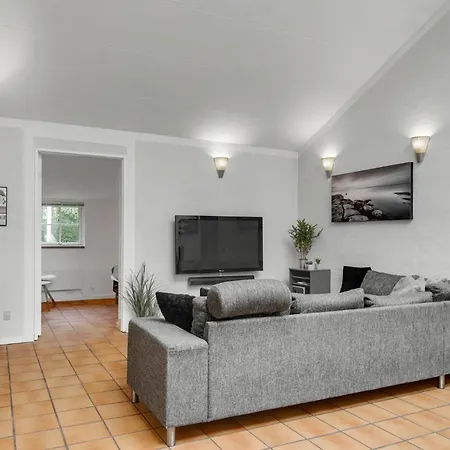Stunning Home In Grenaa With Wifi 펜션 *