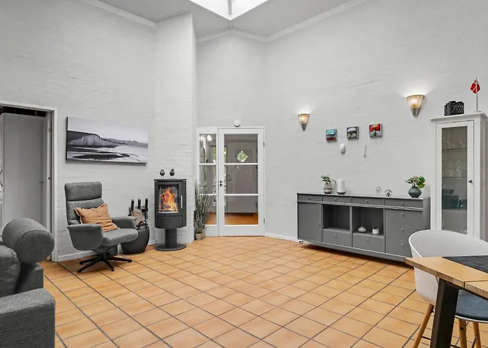 Сasa de vacaciones Three-bedroom In *